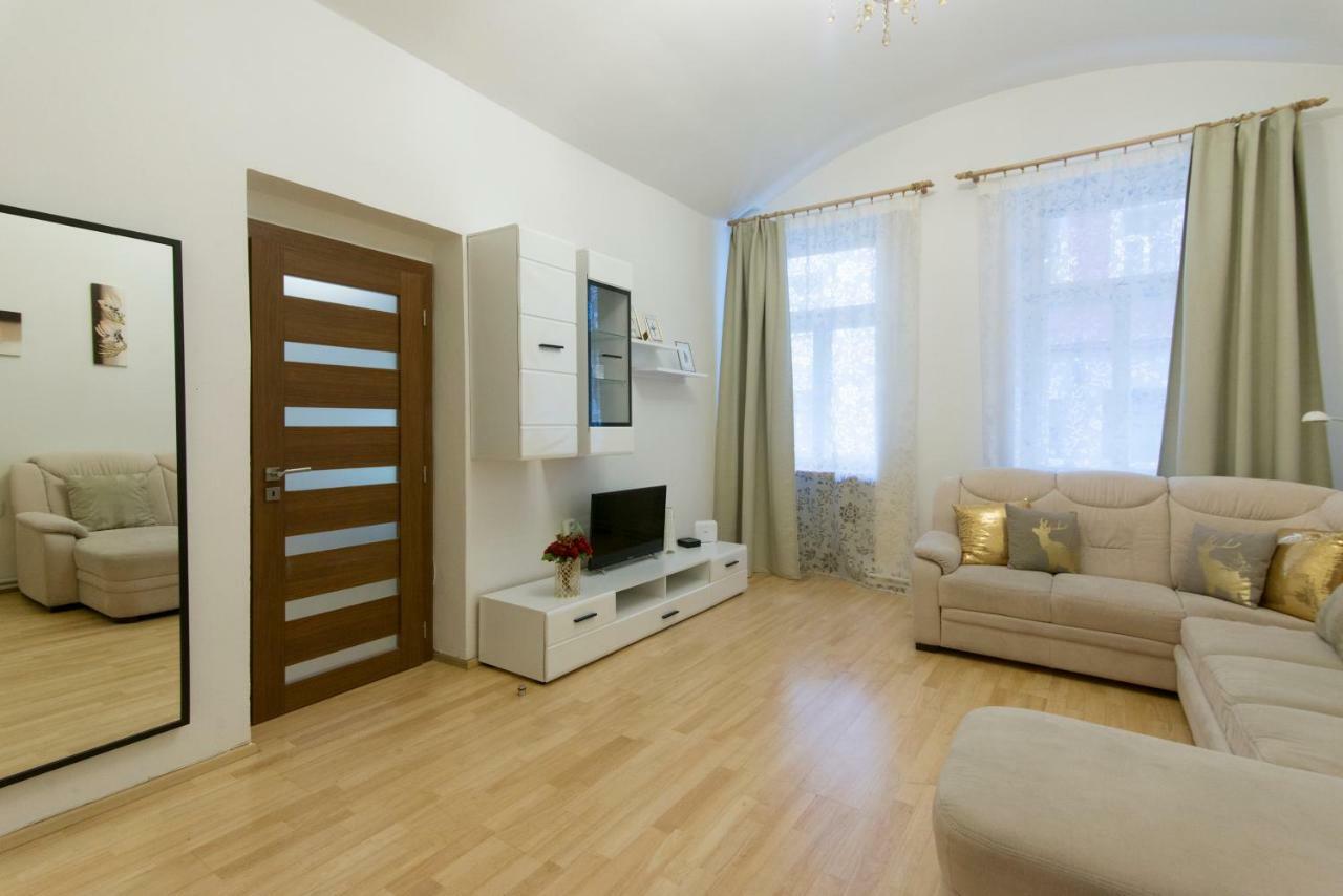 Spacious Apartment Near Wenceslas Square Prága Kültér fotó